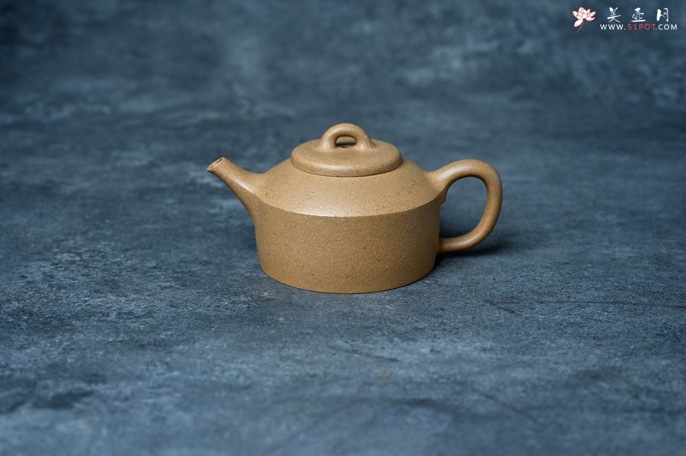 紫砂壶图片：美壶特惠 优质黄金段泥镜瓦壶 茶人醉爱 - 宜兴紫砂壶网