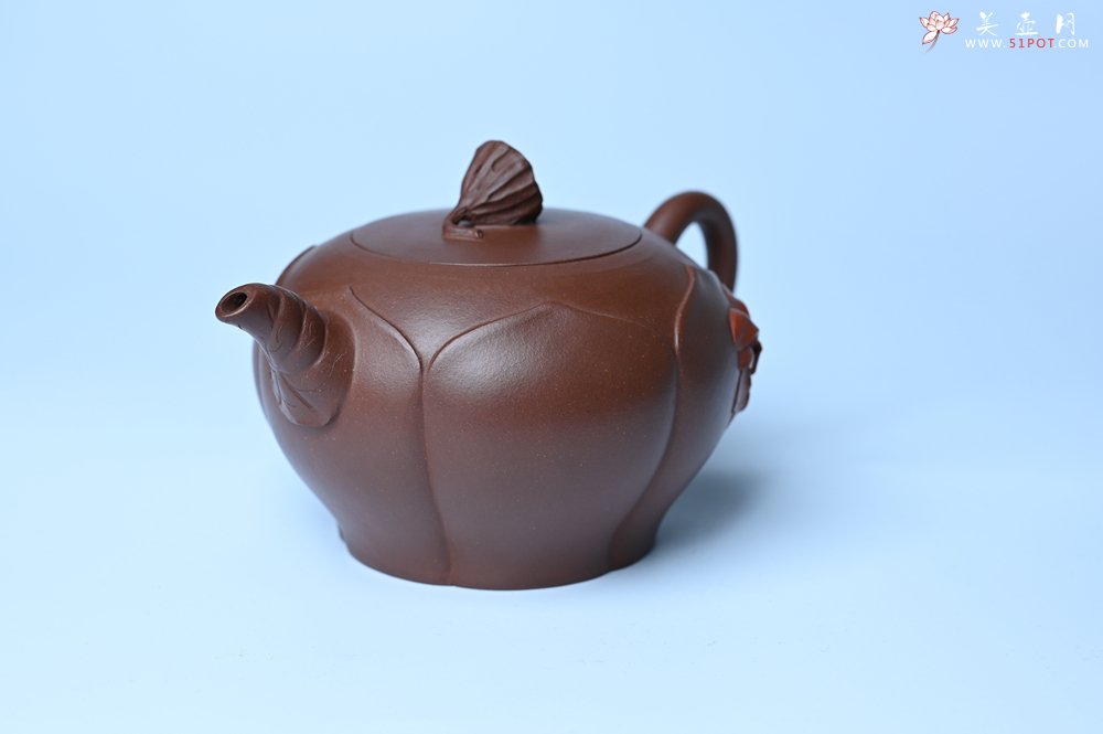 紫砂壶图片：美壶特惠 贴花活灵活现 精致荷花壶 茶人醉爱 - 宜兴紫砂壶网