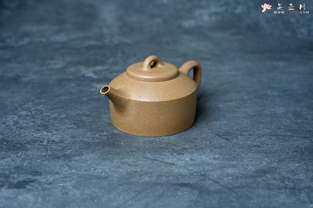 紫砂壶图片：美壶特惠 优质黄金段泥镜瓦壶 茶人醉爱 - 宜兴紫砂壶网