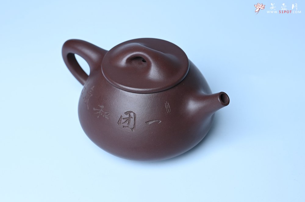 紫砂壶图片：油润底曹青 全手工景舟小石瓢 装饰人物 特文气 - 宜兴紫砂壶网