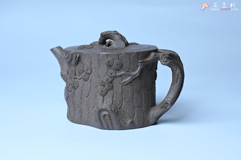 紫砂壶图片：美壶特惠 精致青段泥全松皮 全手工松桩壶 肌理丰富 特文气 - 宜兴紫砂壶网