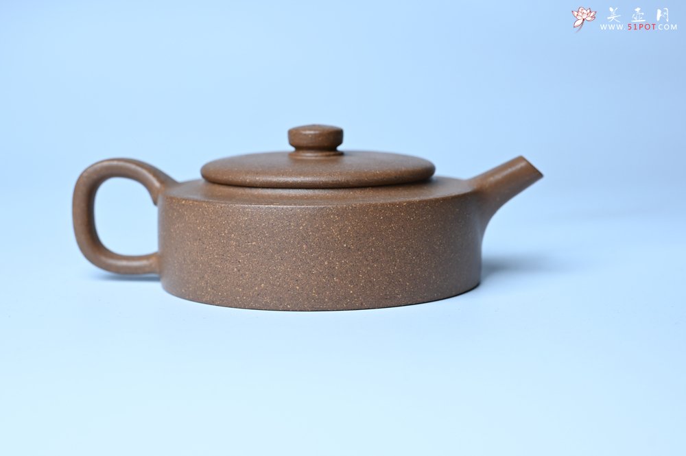 紫砂壶图片：美壶特惠  精工老段周盘壶 小壶难做 易泡养 杀茶利器 - 宜兴紫砂壶网