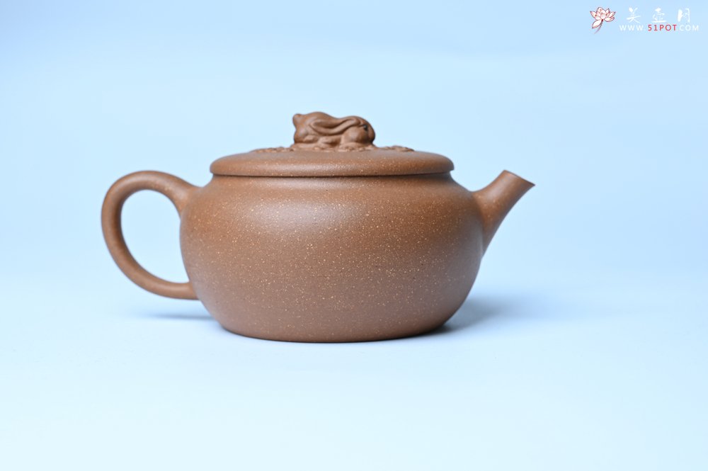 紫砂壶图片：美壶特惠 优质降坡泥花鸟听兔壶 茶人醉爱 - 宜兴紫砂壶网