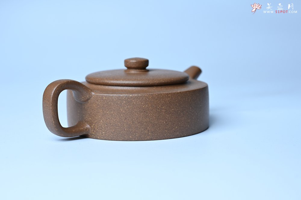 紫砂壶图片：美壶特惠  精工老段周盘壶 小壶难做 易泡养 杀茶利器 - 宜兴紫砂壶网