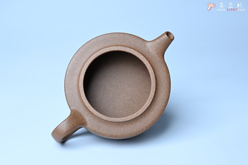 紫砂壶图片：美壶特惠  精工老段周盘壶 小壶难做 易泡养 杀茶利器 - 宜兴紫砂壶网