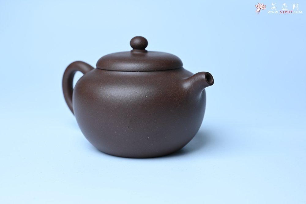 紫砂壶图片：毛国强入室弟子黄云初 特好老紫泥心无挂碍莲子壶 名家何水法书法 刘世涛伯陶刻 - 宜兴紫砂壶网