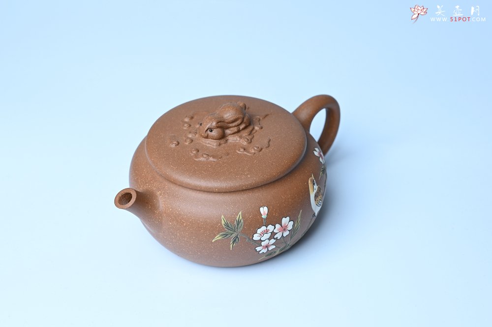 紫砂壶图片：美壶特惠 优质降坡泥花鸟听兔壶 茶人醉爱 - 宜兴紫砂壶网