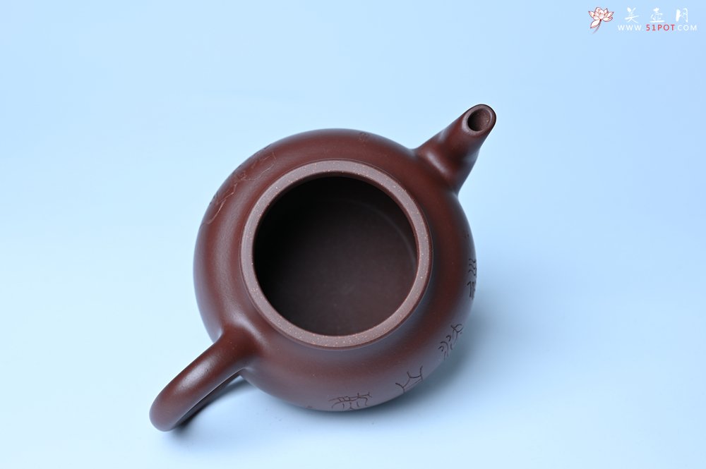 紫砂壶图片：油润黄龙山4号深井红皮龙 全手工高灯壶 文气装饰人物 道法自然 - 宜兴紫砂壶网