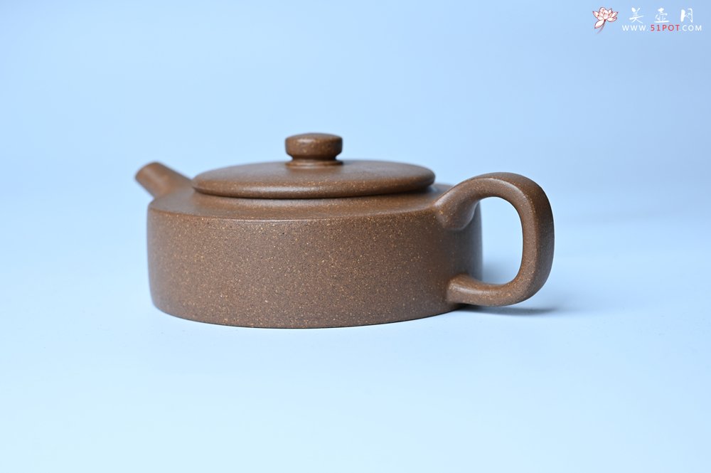 紫砂壶图片：美壶特惠  精工老段周盘壶 小壶难做 易泡养 杀茶利器 - 宜兴紫砂壶网