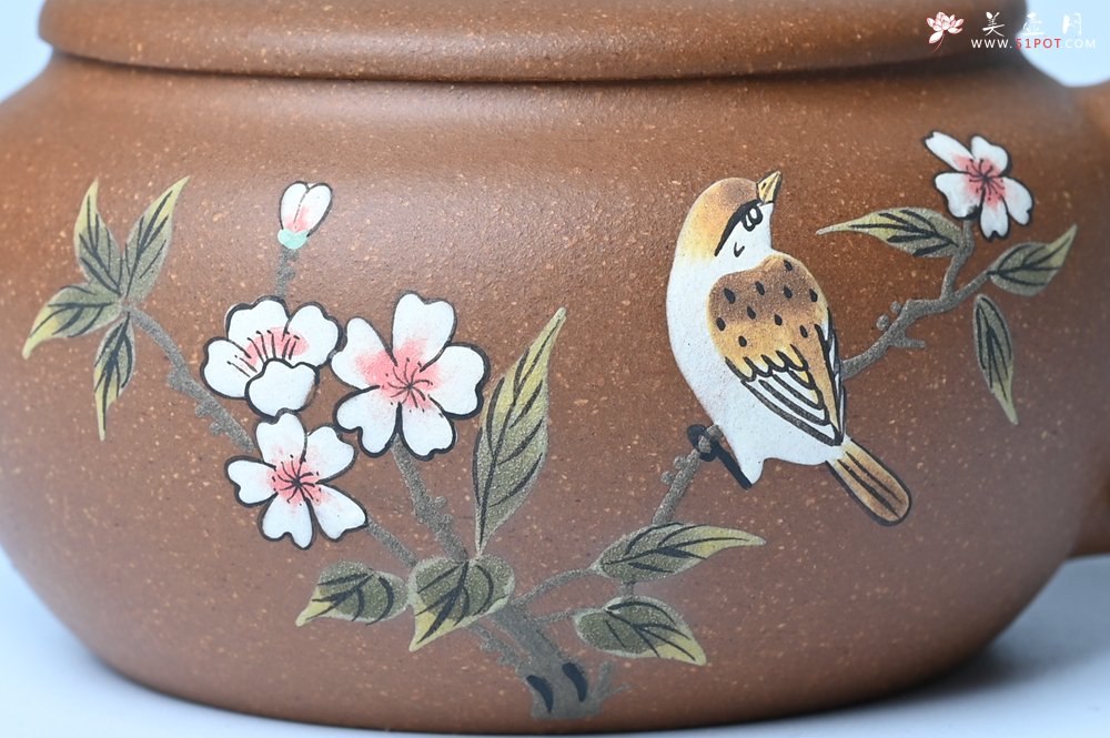 紫砂壶图片：美壶特惠 优质降坡泥花鸟听兔壶 茶人醉爱 - 宜兴紫砂壶网