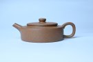 紫砂壶图片：美壶特惠  精工老段周盘壶 小壶难做 易泡养 杀茶利器 - 宜兴紫砂壶网