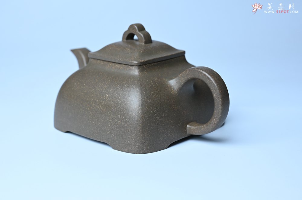 紫砂壶图片：实力派张海艳全手工蟹壳老青段泥精工弧菱壶 - 宜兴紫砂壶网