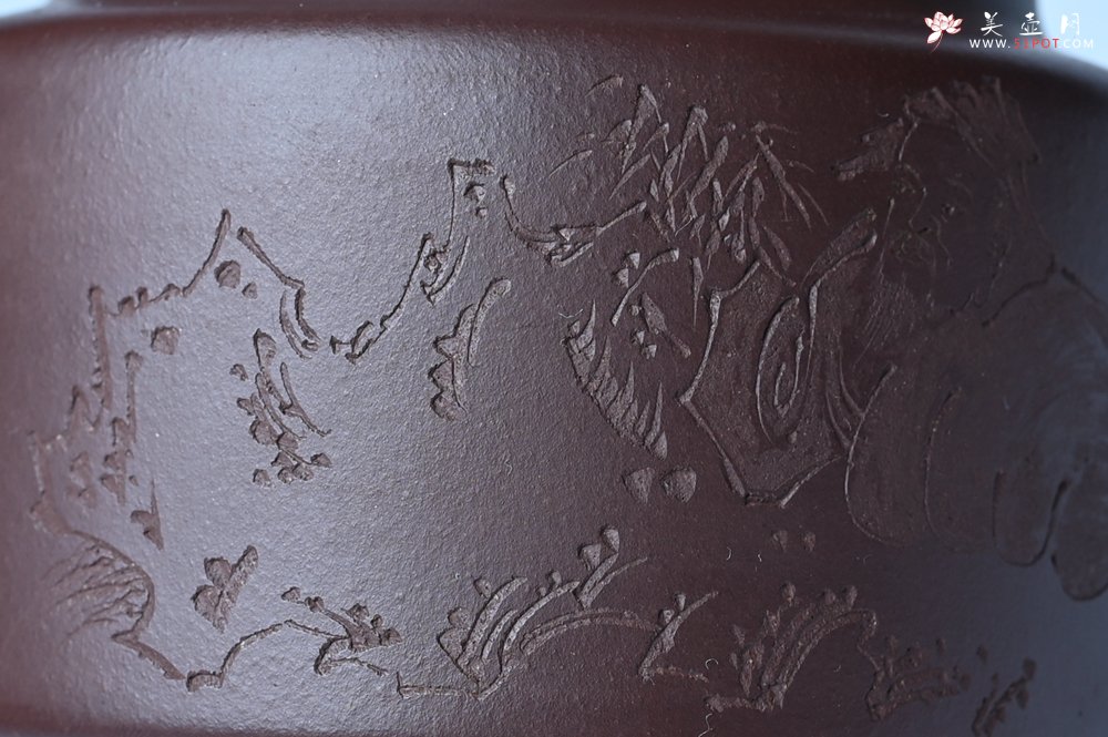 紫砂壶图片：油润底曹青 全手工德中茶壶 装饰人物特文气 - 宜兴紫砂壶网