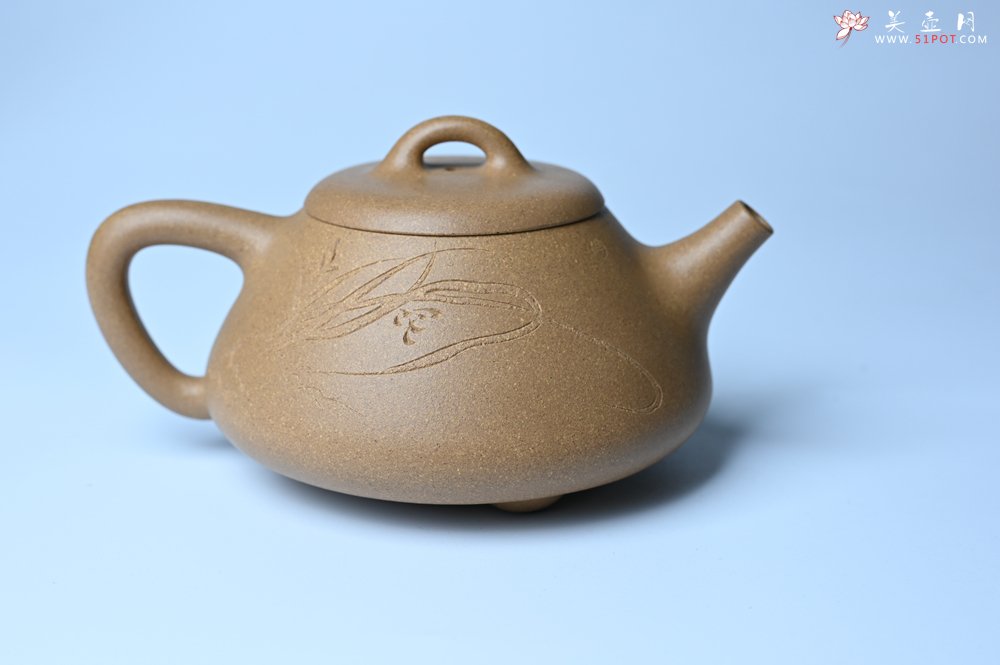 紫砂壶图片：油润老段泥(此泥料属于家藏老料！油润无比，识者自知！)全手工曼生石瓢 陶兴精心装饰 - 宜兴紫砂壶网