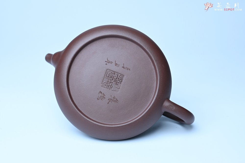 紫砂壶图片：潜力股周小培老师 全手工底槽青缘德壶 装饰通转梅花特文气 期待与您结缘 - 宜兴紫砂壶网