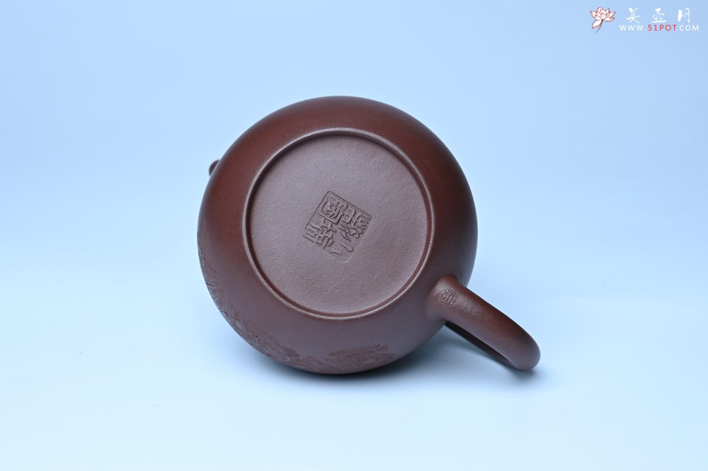 紫砂壶图片：油润底曹青 全手工西施茶壶 玉洁冰清 接天莲叶无穷碧 映日荷花别样红 - 宜兴紫砂壶网