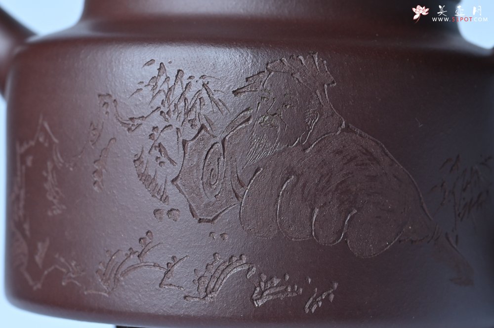 紫砂壶图片：油润底曹青 全手工德中茶壶 装饰人物特文气 - 宜兴紫砂壶网