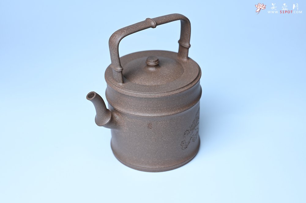 紫砂壶图片：美壶特惠 特好老段泥 精工知（知了）足（竹子）提梁 挺拔秀雅 - 宜兴紫砂壶网