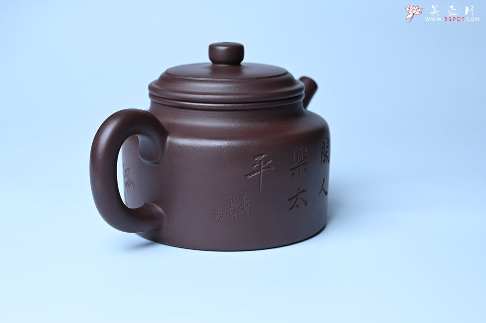 紫砂壶图片：油润底曹青 全手工德中茶壶 装饰人物特文气 - 宜兴紫砂壶网
