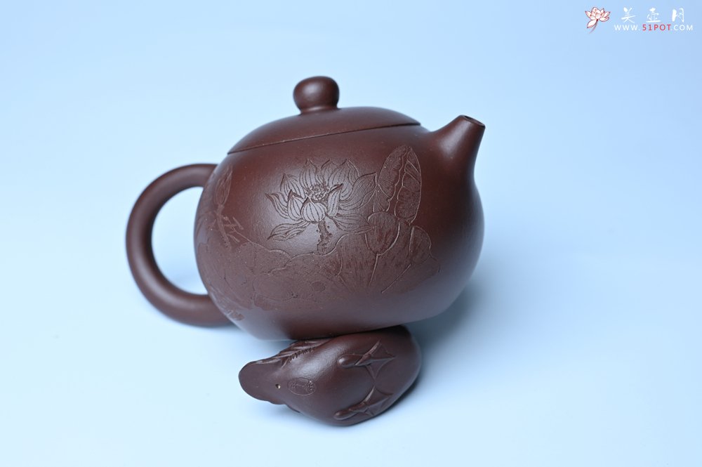 紫砂壶图片：油润底曹青 全手工西施茶壶 玉洁冰清 接天莲叶无穷碧 映日荷花别样红 - 宜兴紫砂壶网