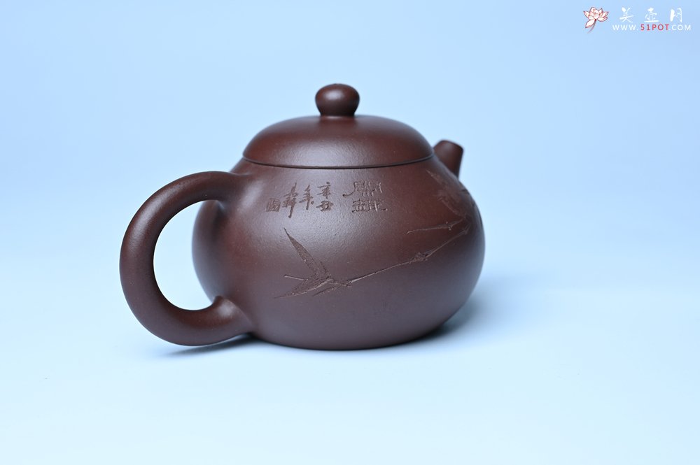 紫砂壶图片：油润底曹青 全手工文旦茶壶 细写茶经煮香雪 闲趣图 特文气 期待与亲结缘 - 宜兴紫砂壶网