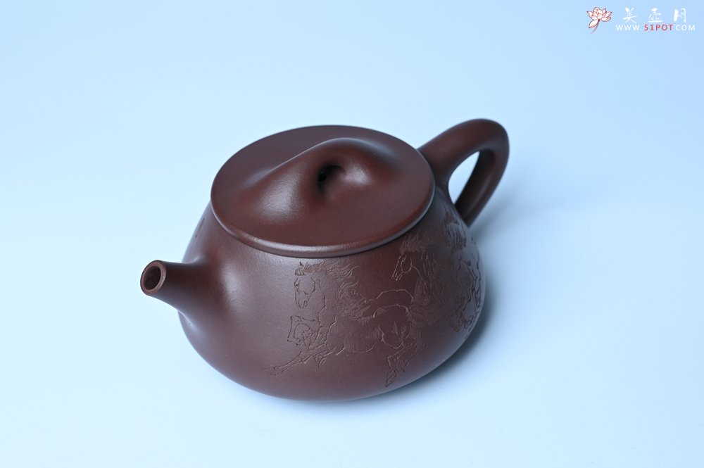 紫砂壶图片：实力派周斌 优质底槽青全手工精工满瓢壶  范小君徒杨志超装饰七骏图 - 宜兴紫砂壶网