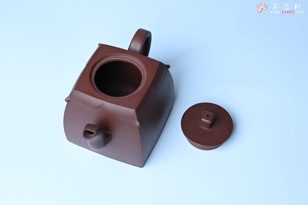 紫砂壶图片：美壶特惠 精致四方圆口壶 造型新颖 - 宜兴紫砂壶网