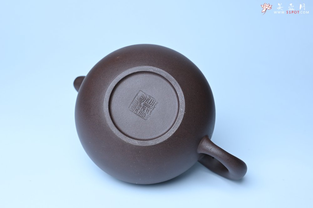 紫砂壶图片：美壶特惠 精致优质黑星土道洪风格德福壶 茶人醉爱 - 宜兴紫砂壶网