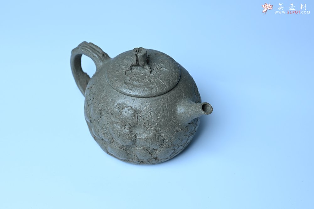 紫砂壶图片：美壶特惠 特好老青段泥云松供春壶 茶人醉爱 - 宜兴紫砂壶网