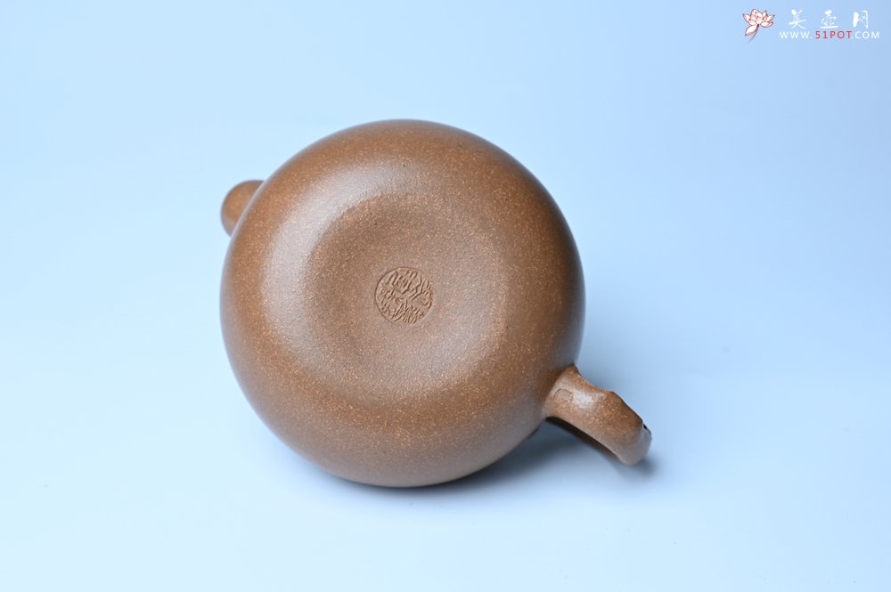 紫砂壶图片：美壶特惠 潜力股董静老师精品老段泥双色寿桃壶 茶人醉爱 - 宜兴紫砂壶网