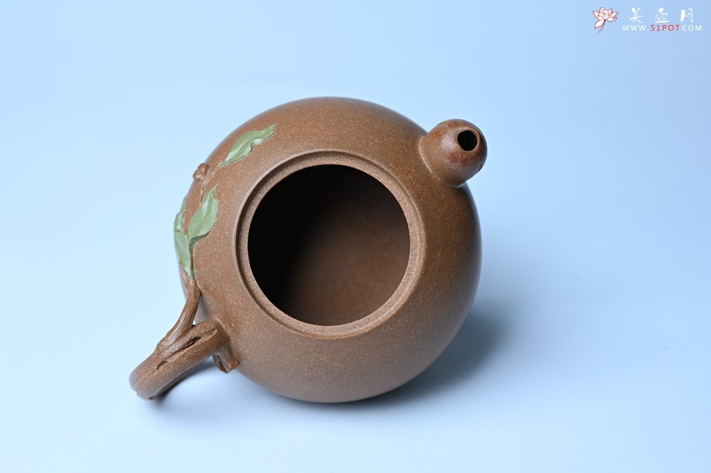 紫砂壶图片：美壶特惠 潜力股董静老师精品老段泥双色寿桃壶 茶人醉爱 - 宜兴紫砂壶网