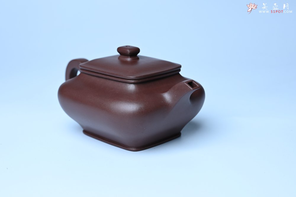 紫砂壶图片：油润老紫泥全手工精工小四方虚扁壶 - 宜兴紫砂壶网