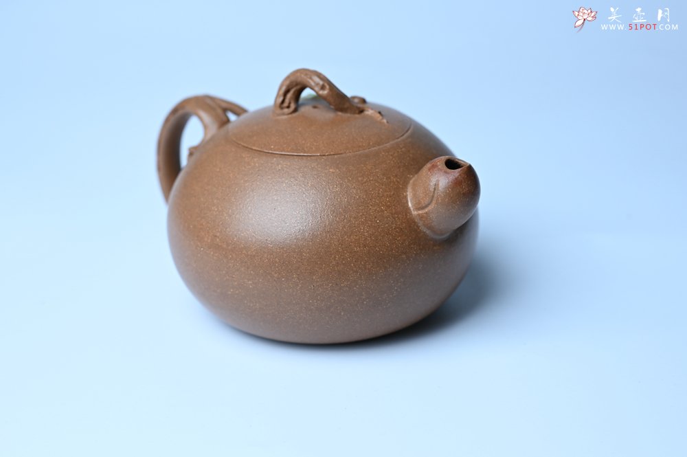 紫砂壶图片：美壶特惠 潜力股董静老师精品老段泥双色寿桃壶 茶人醉爱 - 宜兴紫砂壶网