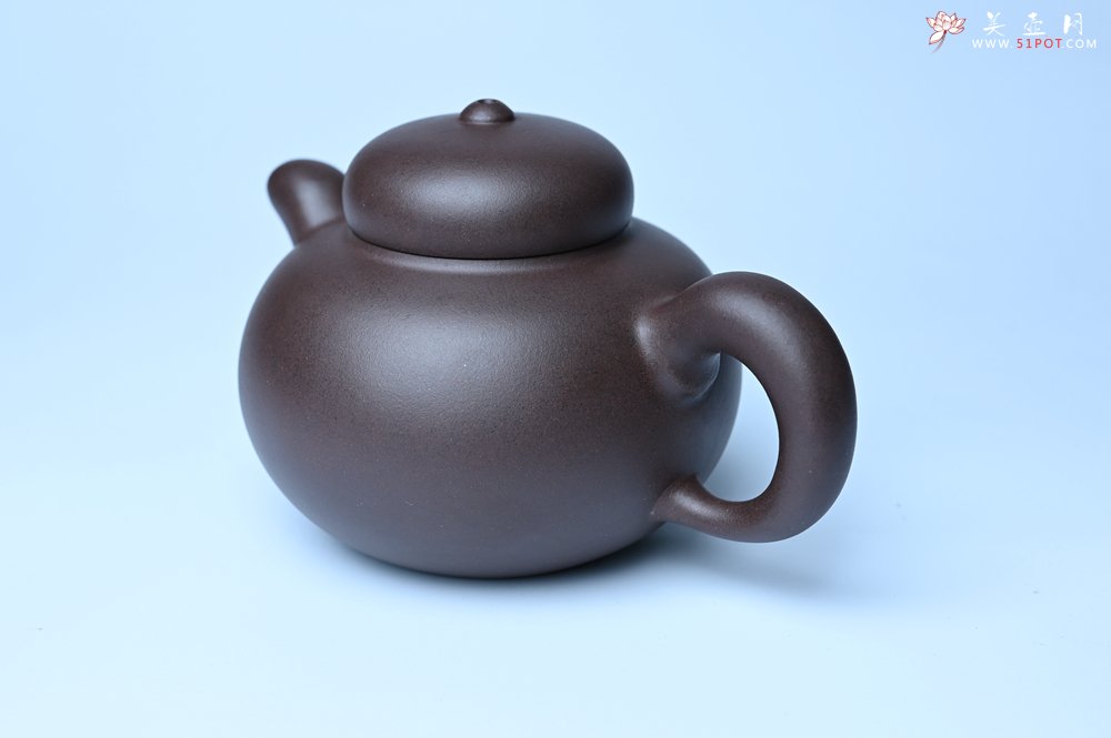 紫砂壶图片：美壶特惠 精致优质黑星土道洪风格德福壶 茶人醉爱 - 宜兴紫砂壶网