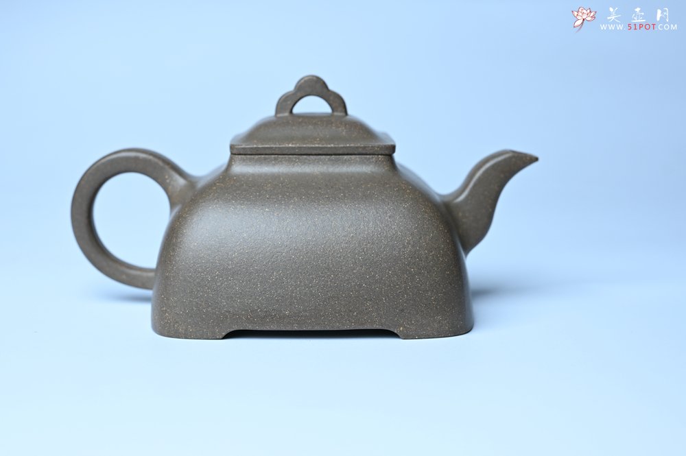 紫砂壶图片：实力派张海艳全手工蟹壳老青段泥精工弧菱壶 - 宜兴紫砂壶网