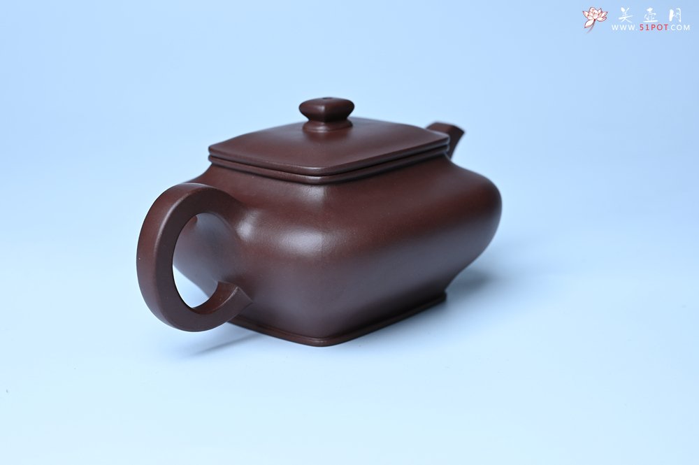 紫砂壶图片：油润老紫泥全手工精工小四方虚扁壶 - 宜兴紫砂壶网