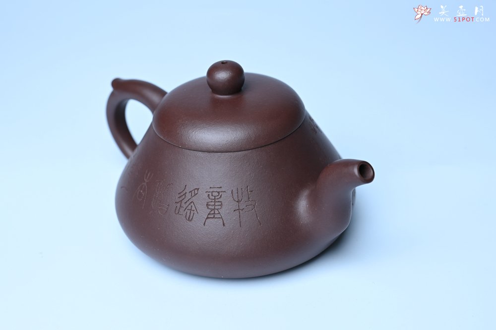 紫砂壶图片：潜力股周小培老师全手工底槽青缘德壶（借问酒家何处有）牧童遥指杏花村 期待与您结缘 - 宜兴紫砂壶网