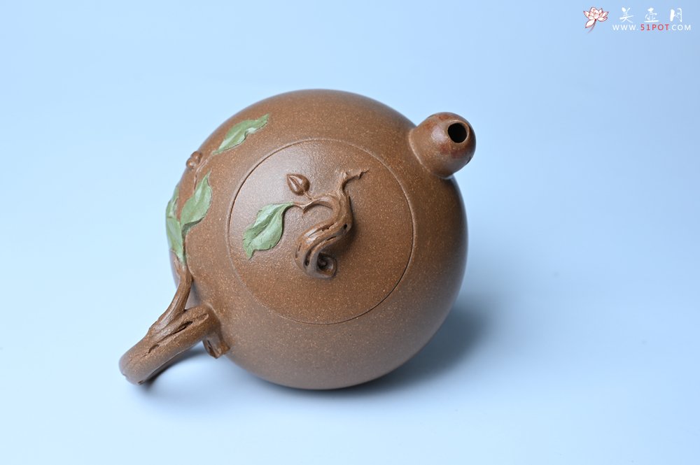 紫砂壶图片：美壶特惠 潜力股董静老师精品老段泥双色寿桃壶 茶人醉爱 - 宜兴紫砂壶网