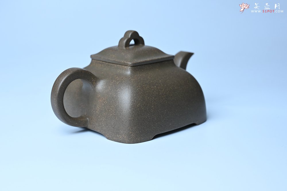 紫砂壶图片：实力派张海艳全手工蟹壳老青段泥精工弧菱壶 - 宜兴紫砂壶网