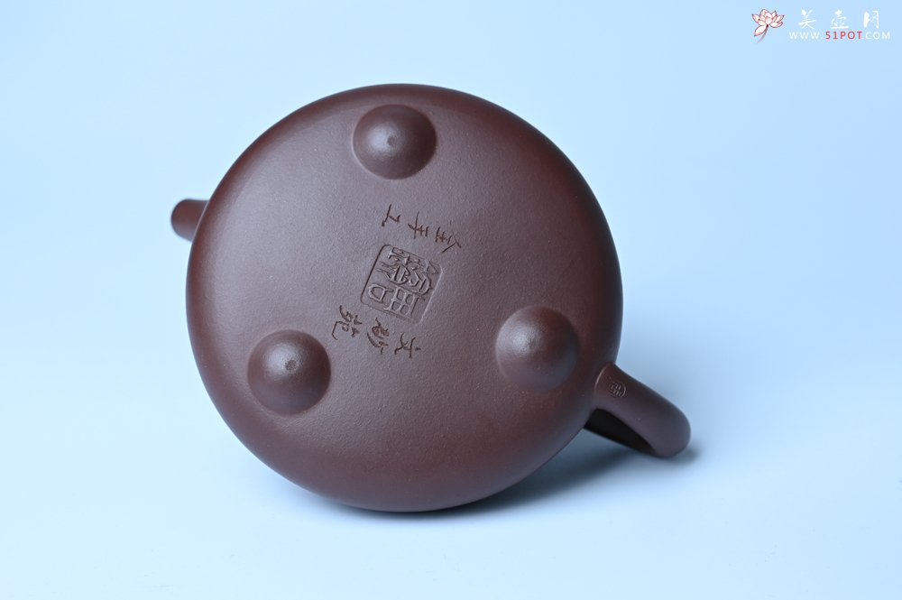 紫砂壶图片：实力派周斌 优质底槽青全手工精工满瓢壶  范小君徒杨志超装饰七骏图 - 宜兴紫砂壶网