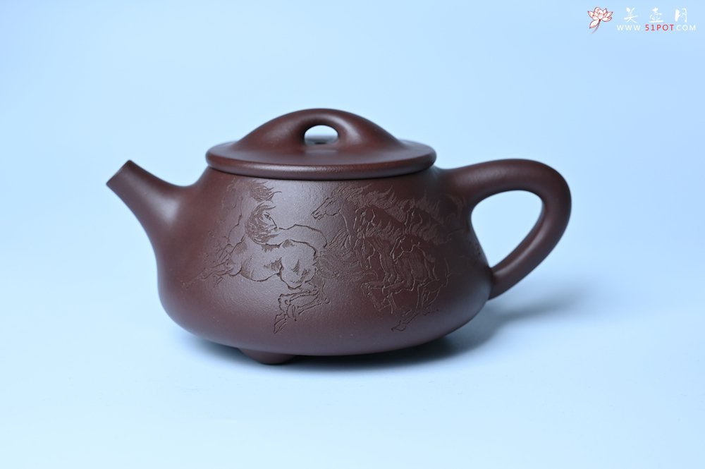 紫砂壶图片：实力派周斌 优质底槽青全手工精工满瓢壶  范小君徒杨志超装饰七骏图 - 宜兴紫砂壶网