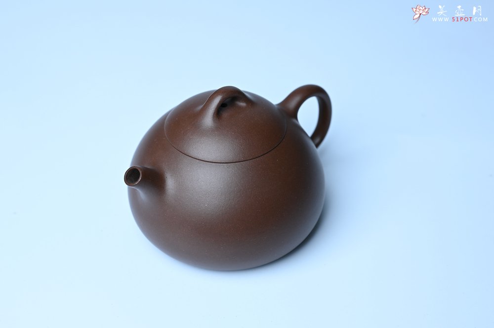 紫砂壶图片：美壶特惠 特好老紫泥小半月 茶人醉爱 - 宜兴紫砂壶网