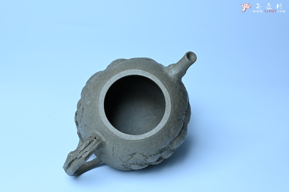 紫砂壶图片：美壶特惠 特好老青段泥云松供春壶 茶人醉爱 - 宜兴紫砂壶网