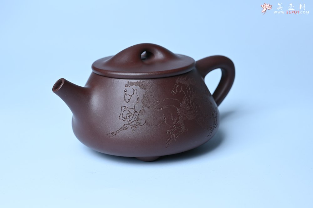 紫砂壶图片：实力派周斌 优质底槽青全手工精工满瓢壶  范小君徒杨志超装饰七骏图 - 宜兴紫砂壶网