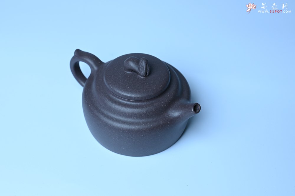 紫砂壶图片：美壶特惠 精品青灰泥玉兔紫砂壶 茶人醉爱 - 宜兴紫砂壶网
