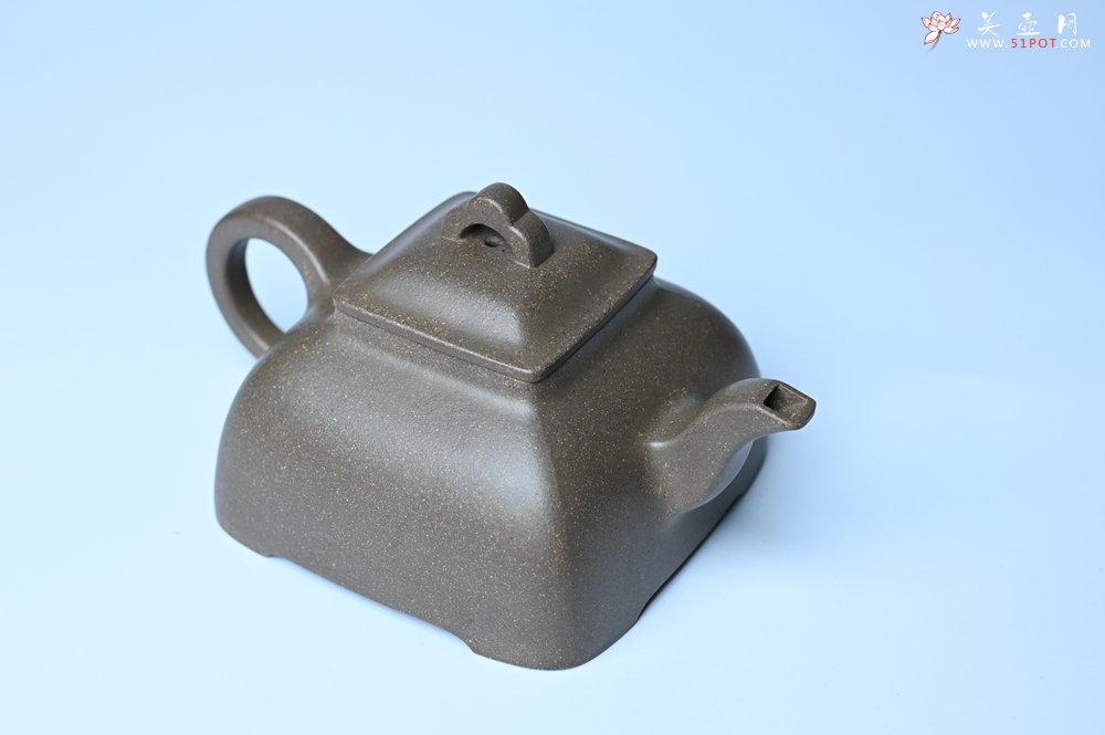 紫砂壶图片：实力派张海艳全手工蟹壳老青段泥精工弧菱壶 - 宜兴紫砂壶网