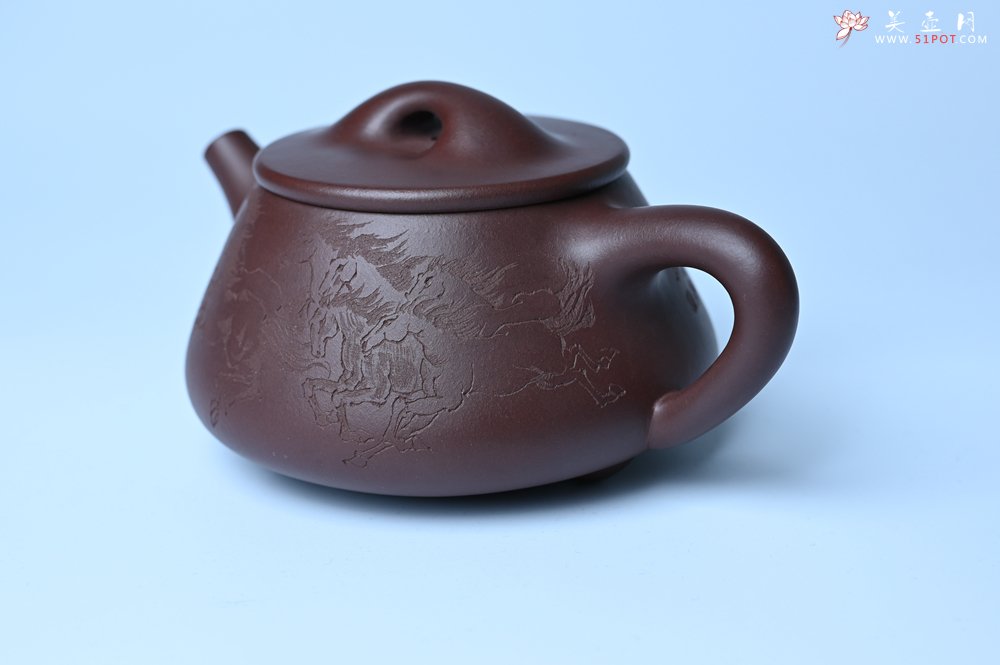 紫砂壶图片：实力派周斌 优质底槽青全手工精工满瓢壶  范小君徒杨志超装饰七骏图 - 宜兴紫砂壶网