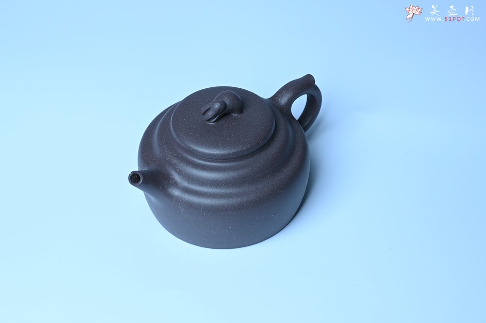 紫砂壶图片：美壶特惠 精品青灰泥玉兔紫砂壶 茶人醉爱 - 宜兴紫砂壶网