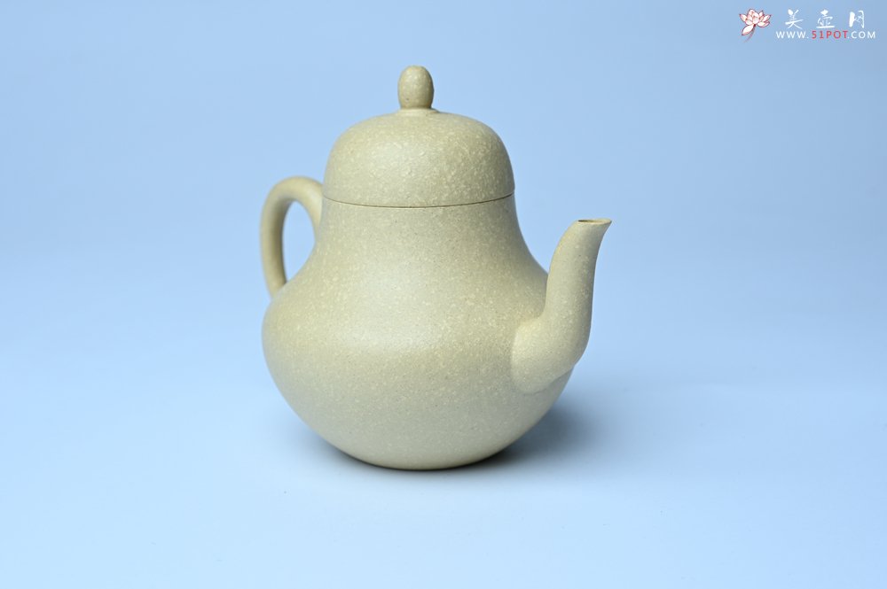 紫砂壶图片：美壶特惠 纯净本绿梨形壶 茶人醉爱 - 宜兴紫砂壶网