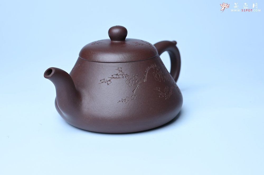 紫砂壶图片：潜力股周小培老师 全手工底槽青缘德壶 装饰通转梅花特文气 期待与您结缘 - 宜兴紫砂壶网